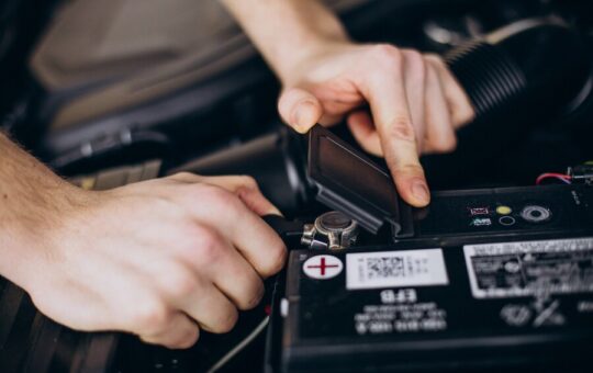 How Does a Car Battery Charge?