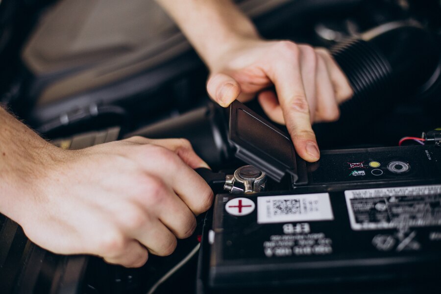 How Does a Car Battery Charge?