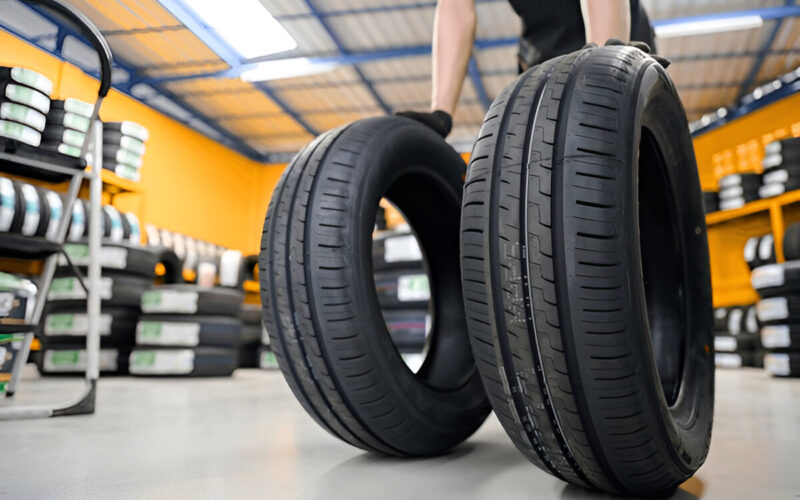 Tyre change in car after how many km